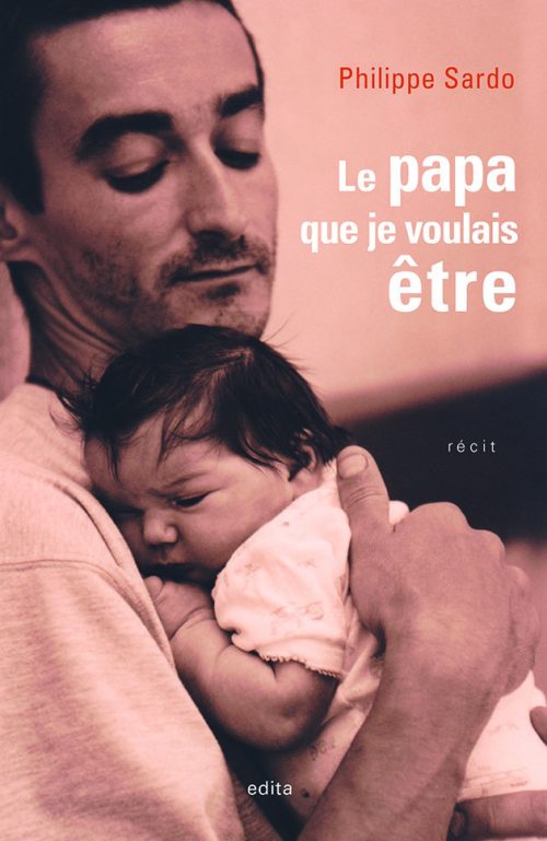 Portrait de M. Sardo tenant son bébé dans ses bras